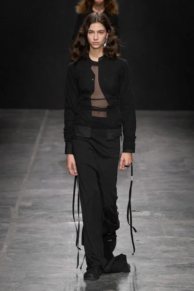 Look 26